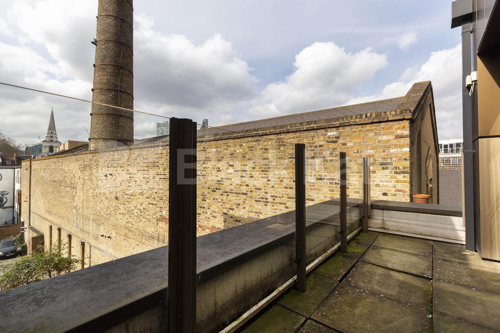 3 bed 3 bath property in the heart of east London with a Terrace Heneage Street , White Chapel  